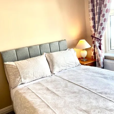 Seven Oaks Bed & Breakfast