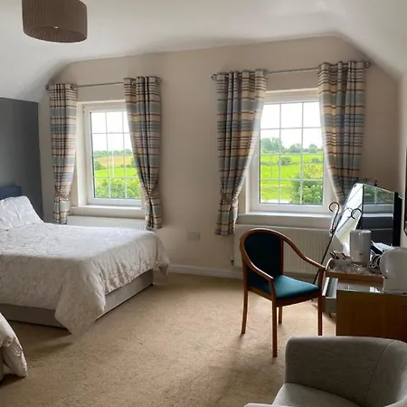 Seven Oaks * Ballyhaunis