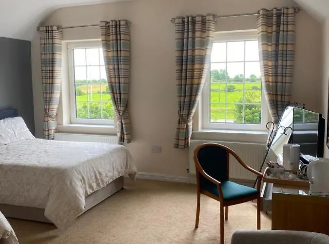 Seven Oaks * Ballyhaunis